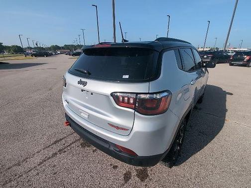 Silver Zynith 2025 Jeep Compass Trailhawk