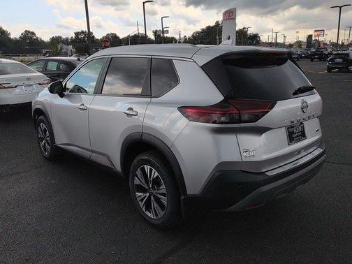 Brilliant Silver Metallic 2023 Nissan Rogue SV
