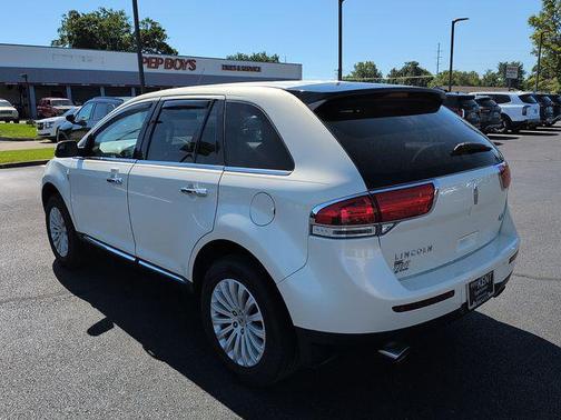 Champagne 2013 Lincoln MKX Base