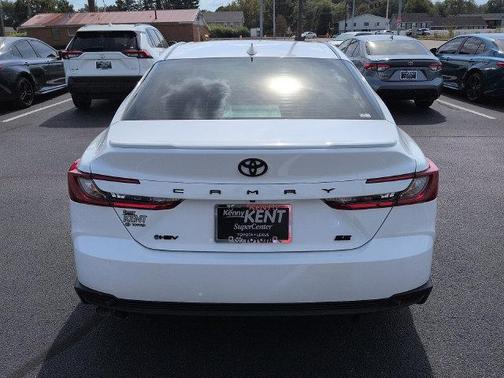 Ice Cap 2025 Toyota Camry SE