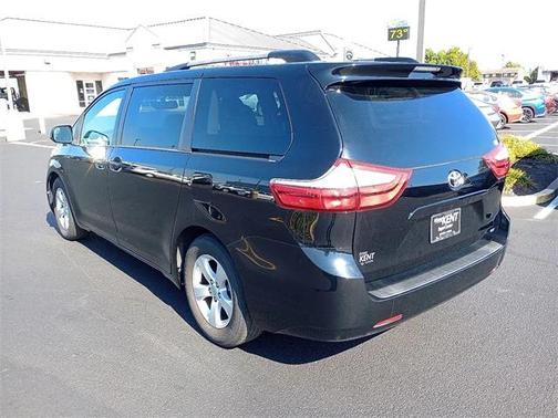 2016 Toyota Sienna LE