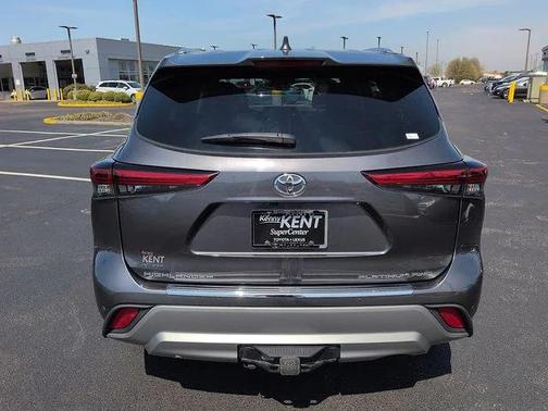 2022 Toyota Highlander Platinum