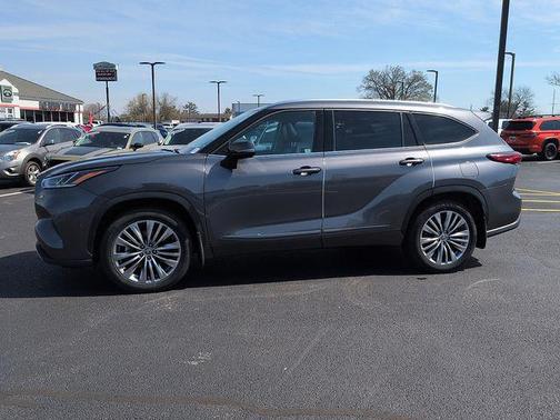 2022 Toyota Highlander Platinum