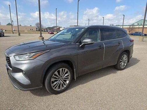 2022 Toyota Highlander Platinum