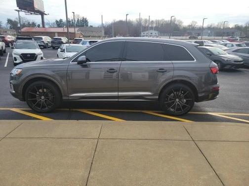2021 Audi Q7 55 Premium Plus