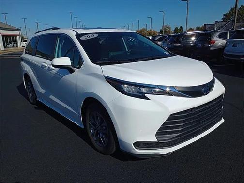 2021 Toyota Sienna LE