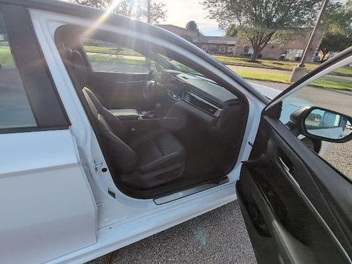 Wind Chill Pearl/Midnight Black Metallic 2025 Toyota Camry XSE