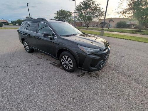 Crystal Black Silica 2024 Subaru Outback Premium
