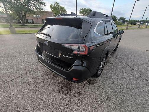 Crystal Black Silica 2024 Subaru Outback Premium