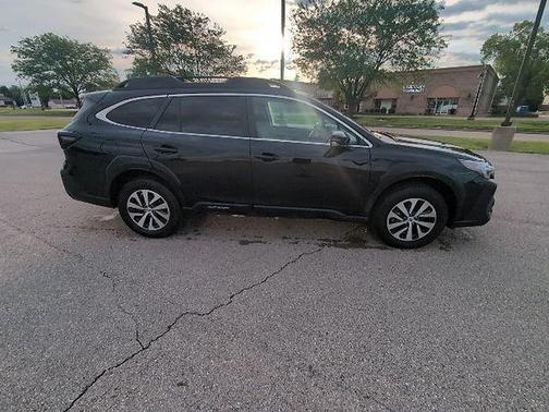 Crystal Black Silica 2024 Subaru Outback Premium