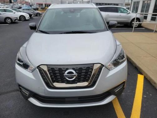 2020 Nissan Kicks SR