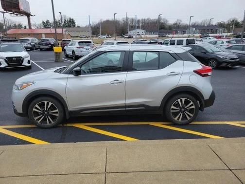 2020 Nissan Kicks SR