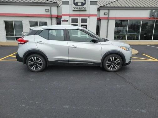 2020 Nissan Kicks SR