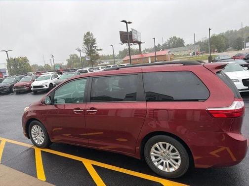 2015 Toyota Sienna XLE