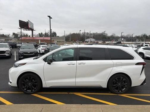 2023 Toyota Sienna XSE 7 Passenger