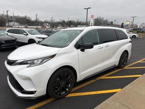 2023 Toyota Sienna XSE 7 Passenger