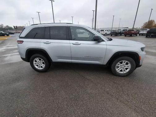 2022 Jeep Grand Cherokee Laredo