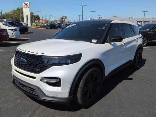 Star White Metallic Tri-Coat 2022 Ford Explorer ST