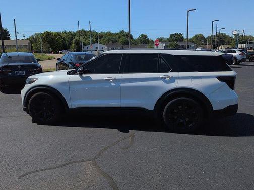 Star White Metallic Tri-Coat 2022 Ford Explorer ST