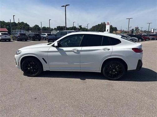 2024 BMW X4 xDrive30i