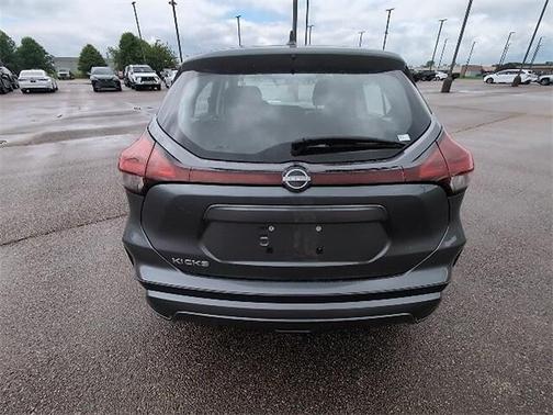 2022 Nissan Kicks S