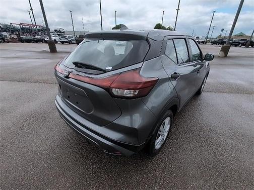 2022 Nissan Kicks S