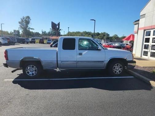 2004 Chevrolet Silverado 1500 LS Extended Cab