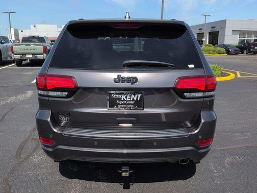 Granite Crystal Metallic Clearcoat 2020 Jeep Grand Cherokee Altitude