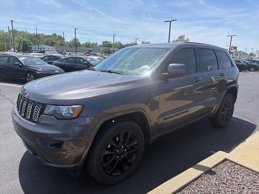 Granite Crystal Metallic Clearcoat 2020 Jeep Grand Cherokee Altitude