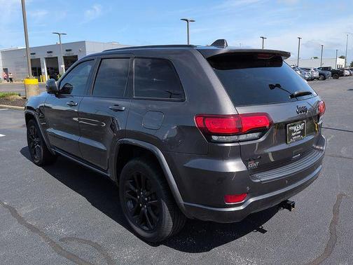 Granite Crystal Metallic Clearcoat 2020 Jeep Grand Cherokee Altitude