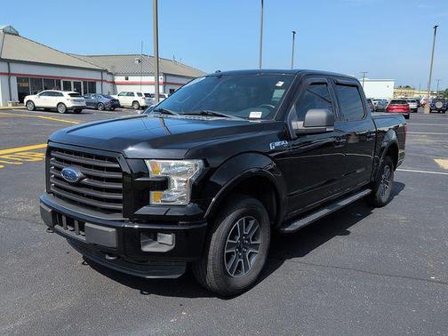 Ruby Red Metallic Tinted Clearcoat 2016 Ford F-150 XLT