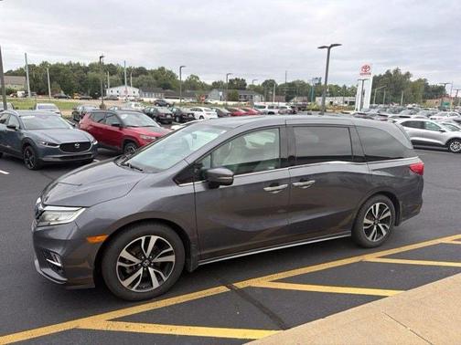Lunar Silver Metallic 2018 Honda Odyssey Elite