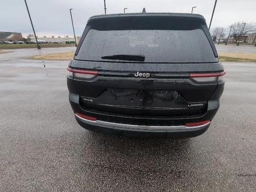 2022 Jeep Grand Cherokee Laredo