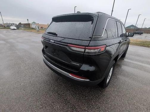 2022 Jeep Grand Cherokee Laredo