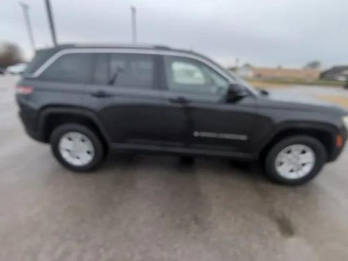 2022 Jeep Grand Cherokee Laredo