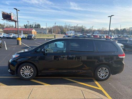 2014 Toyota Sienna XLE