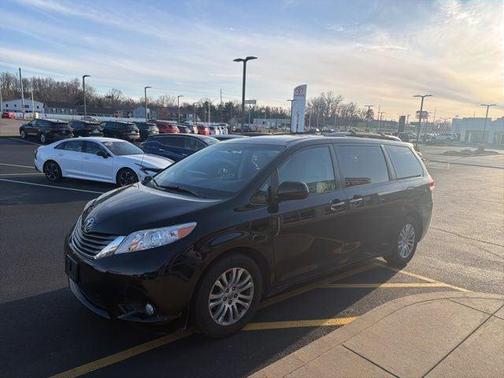 2014 Toyota Sienna XLE