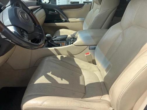 2016 Lexus LX 570 Base