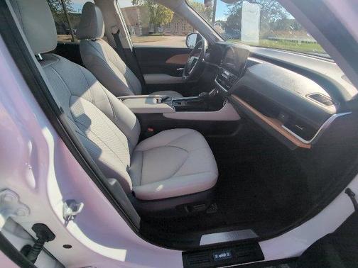Pearl 2026 Toyota Grand Highlander Limited