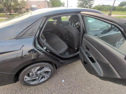 Abyss Black 2025 Hyundai ELANTRA Sport