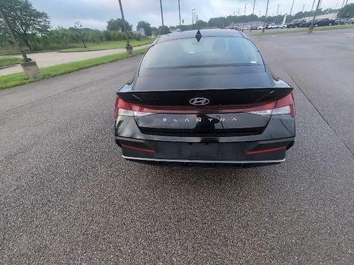 Abyss Black 2025 Hyundai ELANTRA Sport