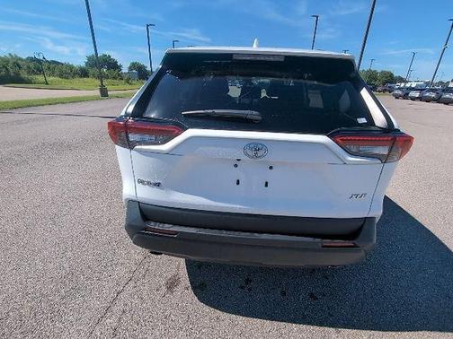 Ice 2025 Toyota RAV4 XLE