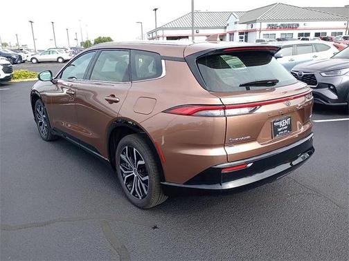 2025 Toyota Crown Signia XLE
