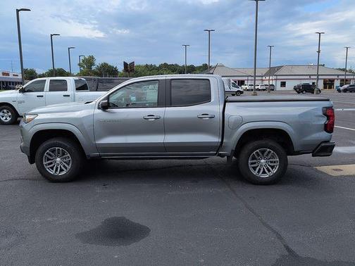 Sterling Gray Metallic 2024 Chevrolet Colorado LT