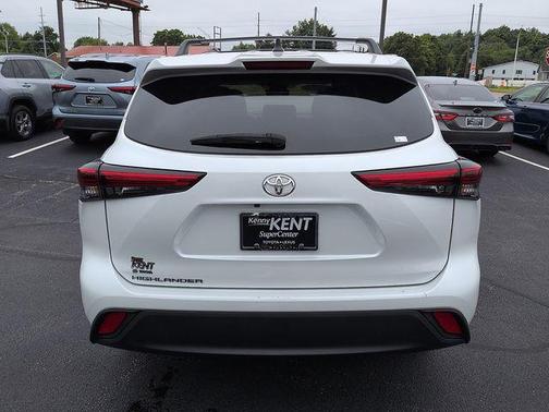 Wind Chill Pearl 2023 Toyota Highlander L