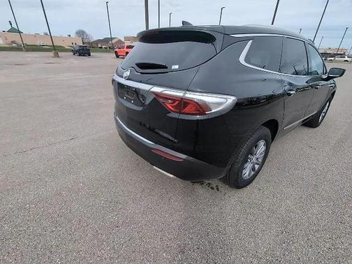 2024 Buick Enclave Essence FWD