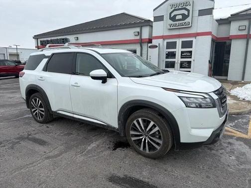 2025 Nissan Pathfinder Platinum 4WD