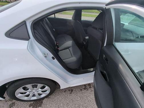 Ice Cap 2024 Toyota Corolla LE