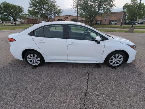 Ice Cap 2024 Toyota Corolla LE