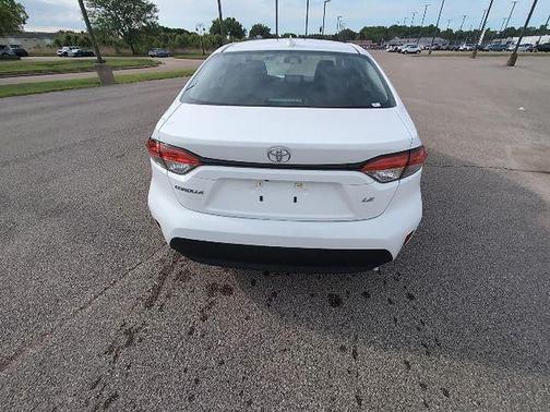 Ice Cap 2024 Toyota Corolla LE